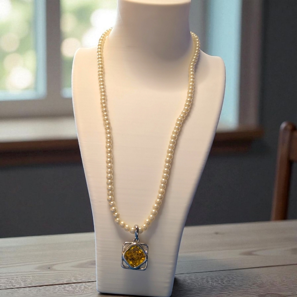 Vintage Pearl Necklace with Yellow Gemstone Pendant Beaded